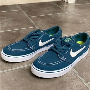 Nike Stefan janoski skating shoe